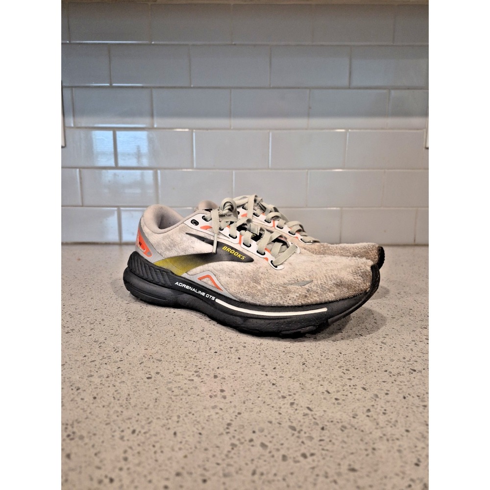 Brooks Adrenaline GTS 23 Womnes 8 Running Shoes Gray/ Black Athletic Sneakers